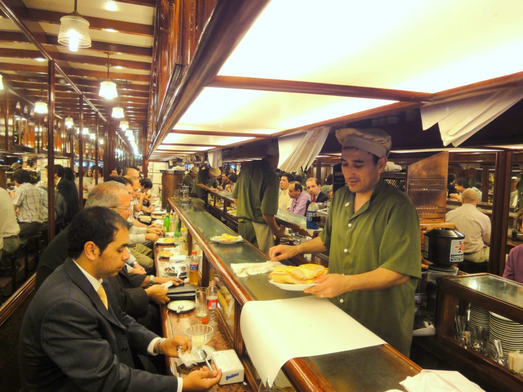 Café Paulin, el café típico argentino con los mejores sandwichs