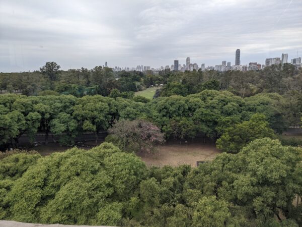 El bajo Belgrano es un lugar maravilloso, donde encontrarás los bosques de Palermo, el lago de Regatas, el golf municipal... Foto: BAC.