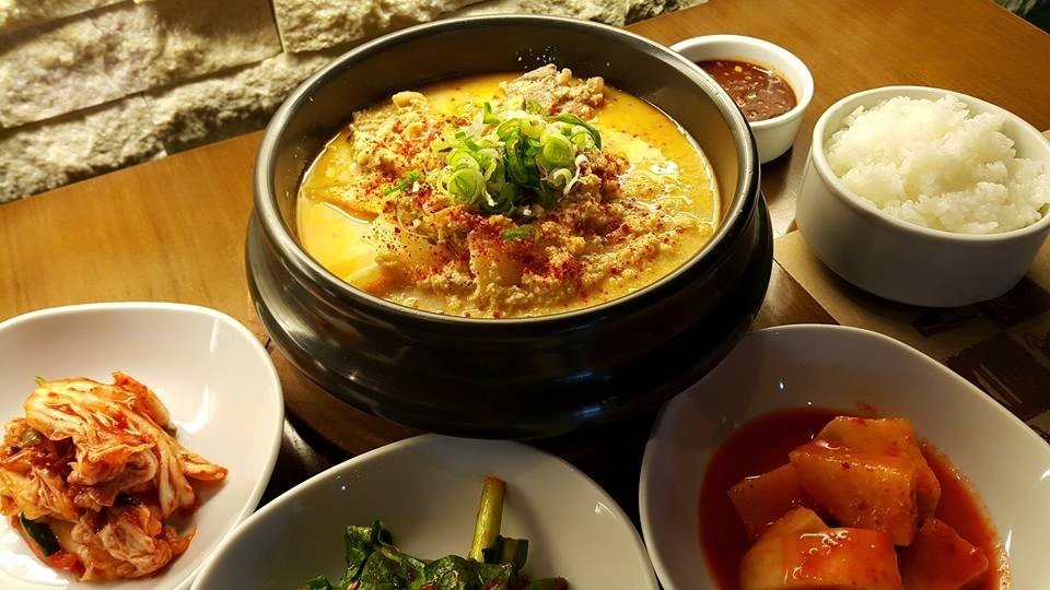 Una canción coreana, restaurnate coreano en Flores