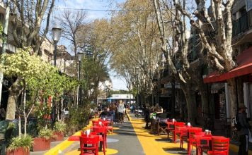Les terrasses agrandies qui débordent de buena onda Terrasses agrandies