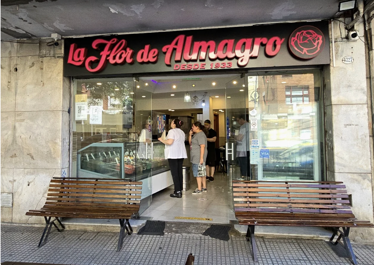 La Flor de Almagro, uno de las heladerías tradicionales de Buenos Aires. Foto: Mike Cuenca.