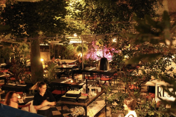 Comer dentro de un museo, una gran idea para la Noche de los Museos. Foto: Restaurante del Museo Evita (museoevitaresto.com.ar)