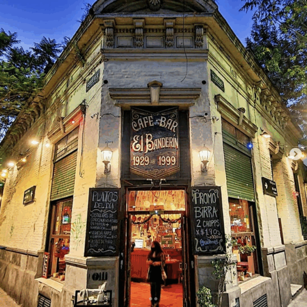 El bar El Banderin es una gran opción para mirar partidos en el barrio del Abasto.