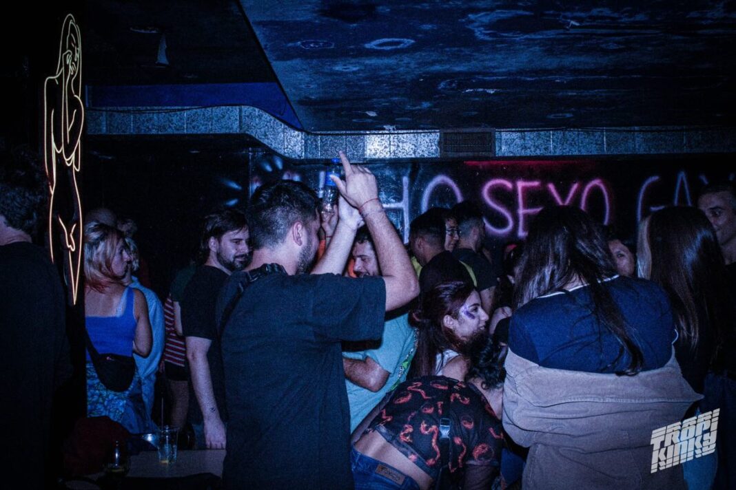 La sala del Puticlú, un clásico LGBTIQ+ en el microcentro de Buenos Aires. Foto: Puticlú