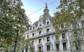 La façade de l'immeuble de l'ex-Diario La Prensa, sur l'avenue de Mai. Photo : Valerico Morisi.