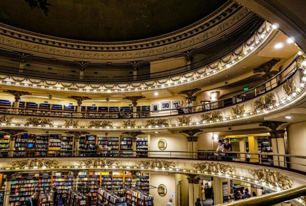 libreria-ateneo-pexels-sofia-linares-corsano