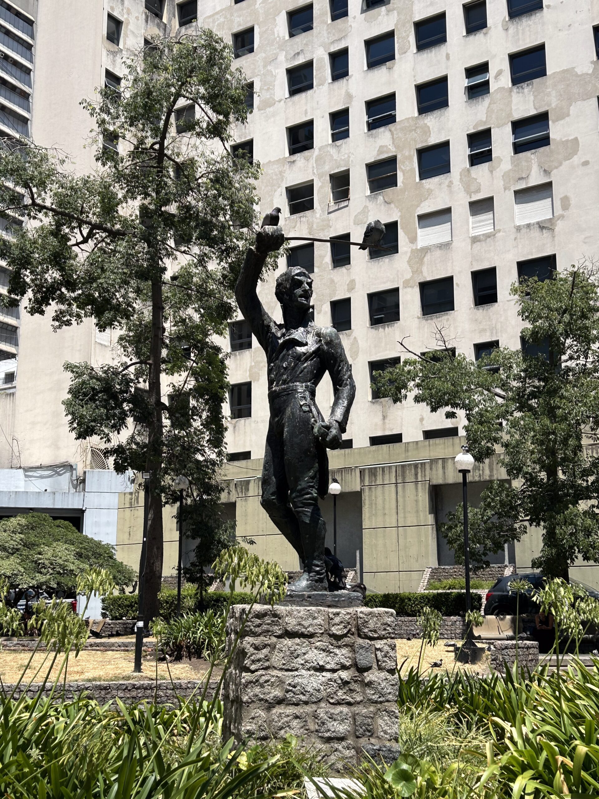 La statue de Santiago de Liniers dans le centro porteño. Photo : Adrien Cendron-Vallecalle.