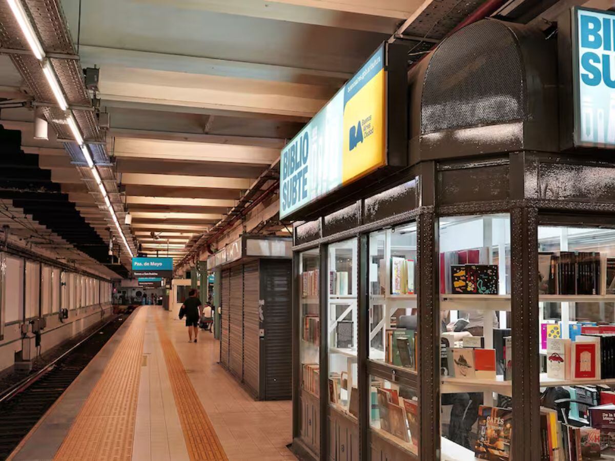 BiblioSubte est la première bibliothèque gratuite d'accès public qui transforme le réseau de métro de la ville. Photo : Gouvernement de la Ville de Buenos Aires.