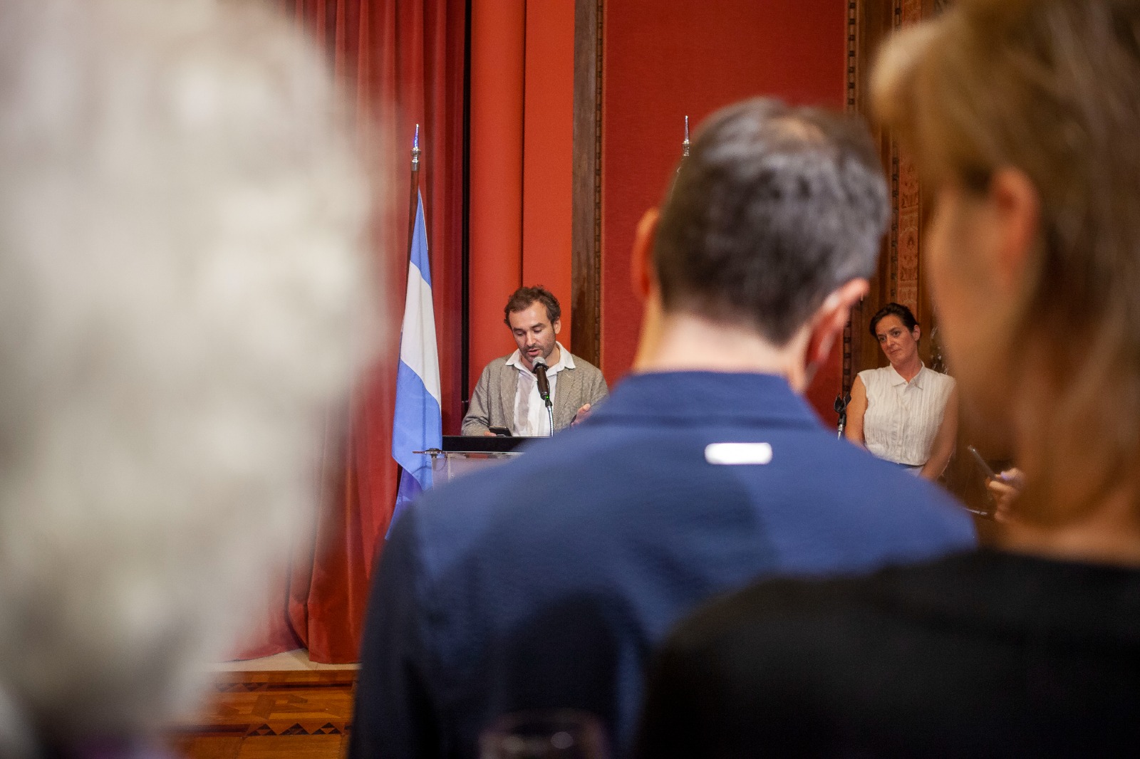 Durante la presentación de la 2da edición, en la Alianza francesa de av. Córdoba. Foto: La Revue.