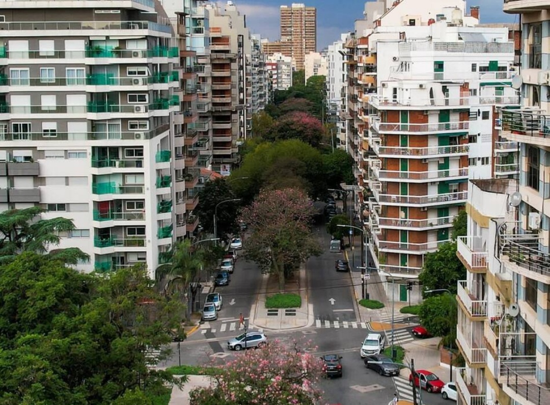 Villa Luro, sus avenidas y sus casas viejas. Foto: Diego Ayuste.