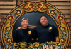 Pancherías de Buenos Aires : le guide pour manger les meilleurs panchos de la ville Andrés et Kenny, créateurs du local Los Panchos anónimos. Image modifiée avec Gemini.