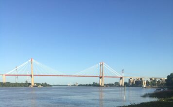 Une visite de Zárate, une ville connectée avec le fleuve Paraná La ciudad de Zárate vive en armonía con el río, uno de sus principales atractivos. Foto: Silvina Herrera.