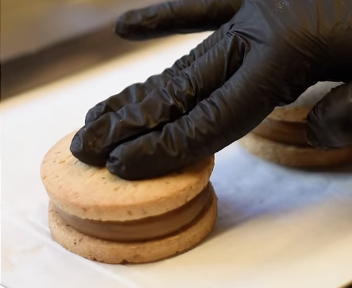 Una delicia de galletitas rellenas. Foto: IG Shelter café