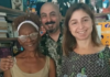 « Faire sortir de l’ombre ce qui était tombé dans l’oubli. Être un passeur ». Malungo, librairie de la culture afro à Buenos Aires Aux côtés de lectrices de Malungo libros, Roberto Ruiz Sena, le fondateur de la librairie afro du Parque Centenario, qui revendique la culture afro à Buenos Aires. Photo: Malungo Libros.